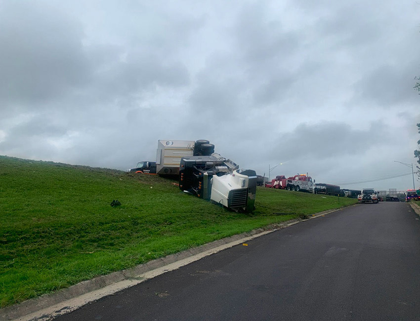 Hollywood Tow Truck Heavy Semi Recovery and Winching